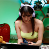 巨乳女性ゲーマーが裏配信チャンネルで生セックス実況